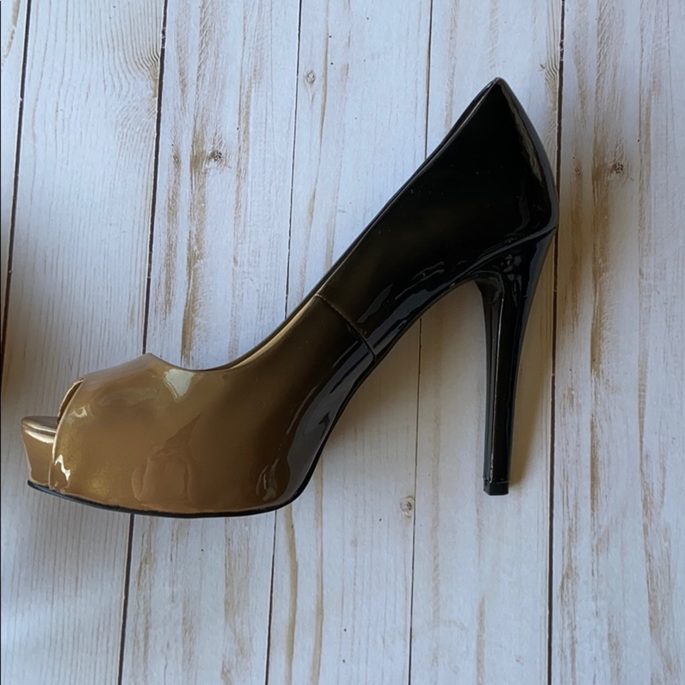 GUESS ~ new, ombre, patent platforms size 8 👠 - Picture 7 of 9